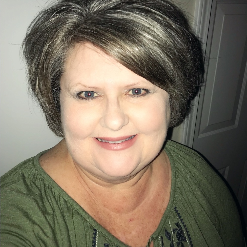 Meet your Posher, Renee